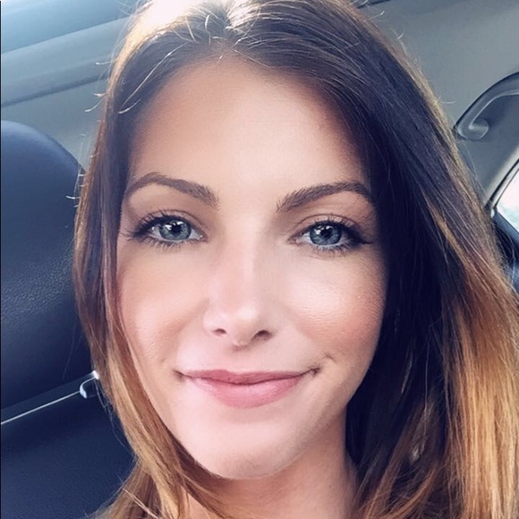 Meet your Posher, Alexandra - Picture 3 of 5